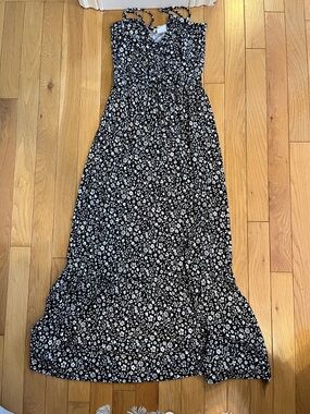 Caution to the Wind black and white floral maxi sleeveless dress